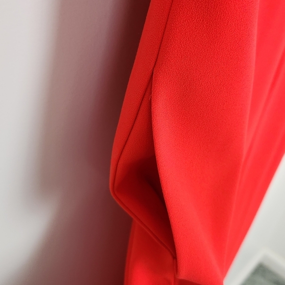 Gianni Bini Red V-Neck Pockets Tab Short Sleeve Jumpsuit Size 12 - Picture 3 of 8